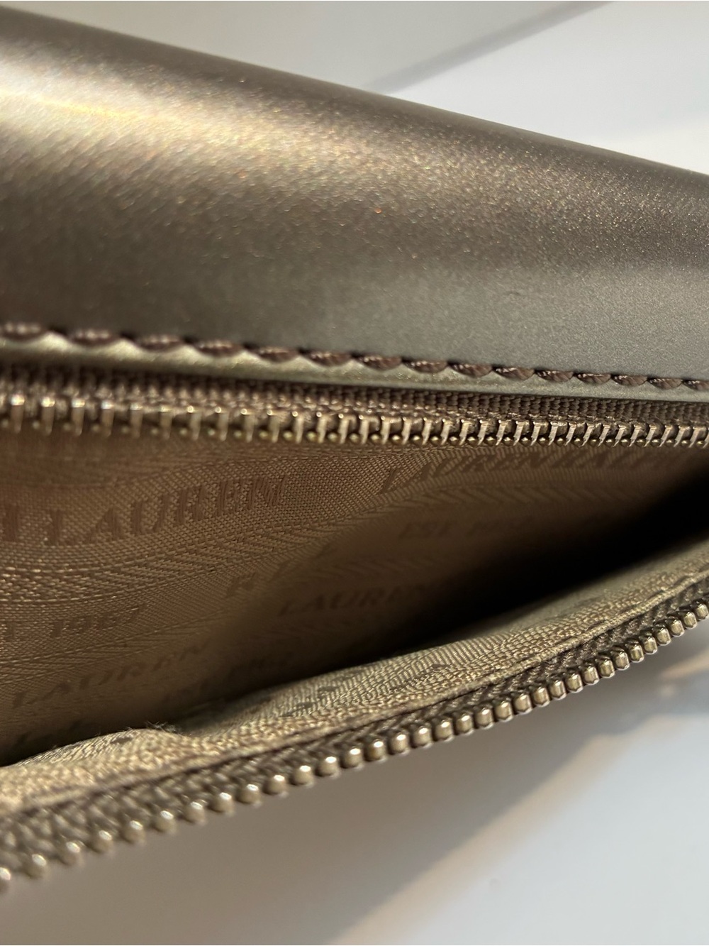 Lauren Ralph Lauren Silver Leather Continental Wallet with Logo Plate - Picture 4 of 10